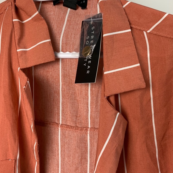 Striped shirt with gold buttons - Picture 5 of 7